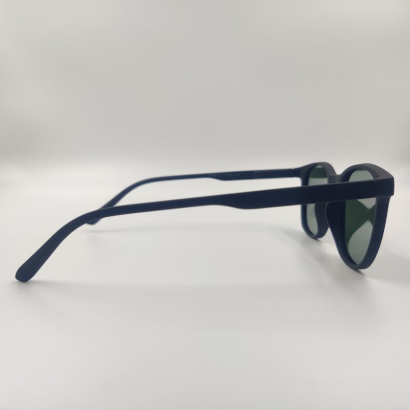 Black Wavyer Men Sunglasses - Image 2